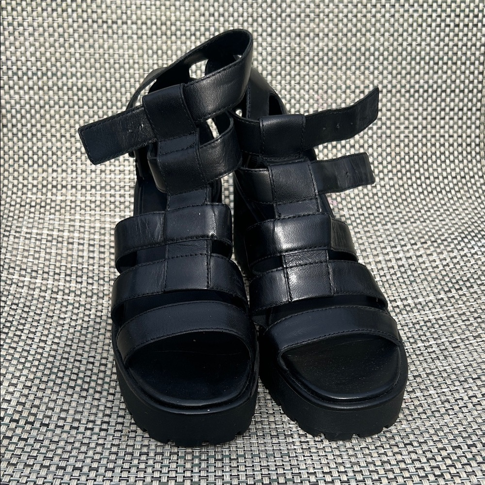 Vagabond Black Strappy Platform Sandals